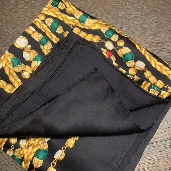 Chanel 33x34 - Picture 9 of 9